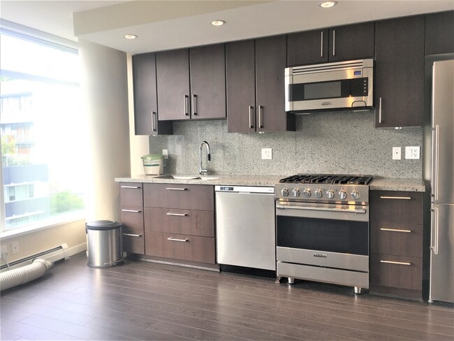 138 W 1st Ave in Vancouver, BC - Building Photo - Building Photo