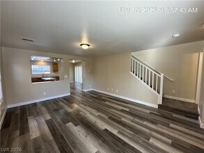 5023 Volcanic Rock Ln in Las Vegas, NV - Building Photo - Building Photo