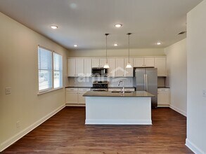 3901 Chivalry Dr in Douglasville, GA - Foto de edificio - Building Photo