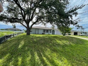 2710 SW 4th Ave in Cape Coral, FL - Building Photo - Building Photo