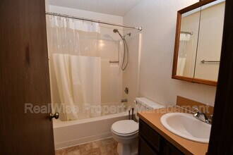 314 NW Tumlin Ave in Winston, OR - Building Photo - Building Photo