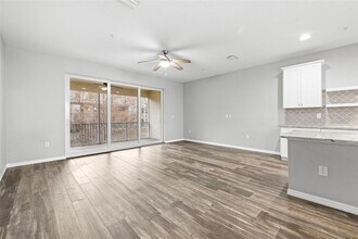 807 Callista Cay Loop in Tarpon Springs, FL - Building Photo - Building Photo