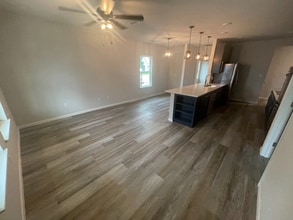 407 E Houston St in Giddings, TX - Building Photo - Building Photo