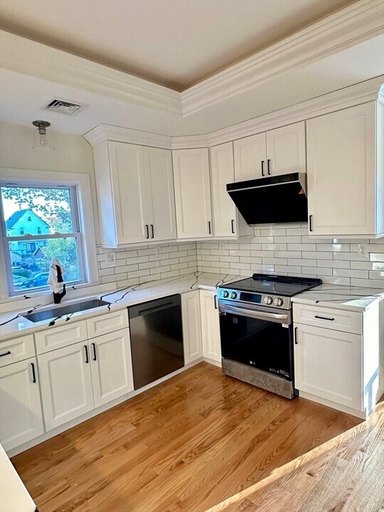 171 Safford St in Quincy, MA - Building Photo
