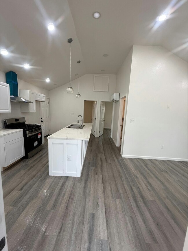 property at 4619 S Raymond Ave