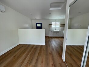 5258 Beeman Ave in Valley Village, CA - Foto de edificio - Building Photo