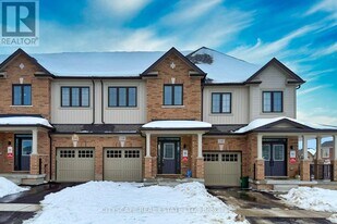 2100 Cayenne St in Oshawa, ON - Building Photo