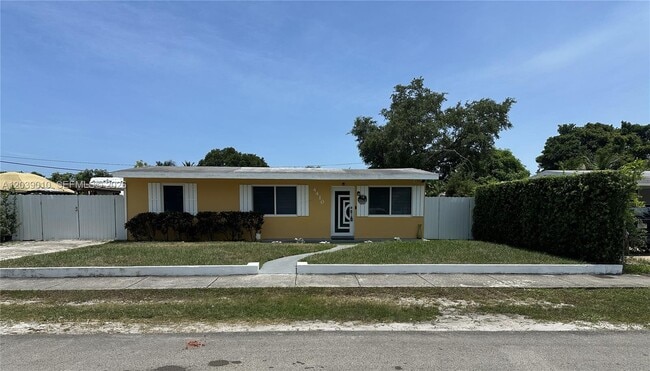 property at 4410 SW 39th St