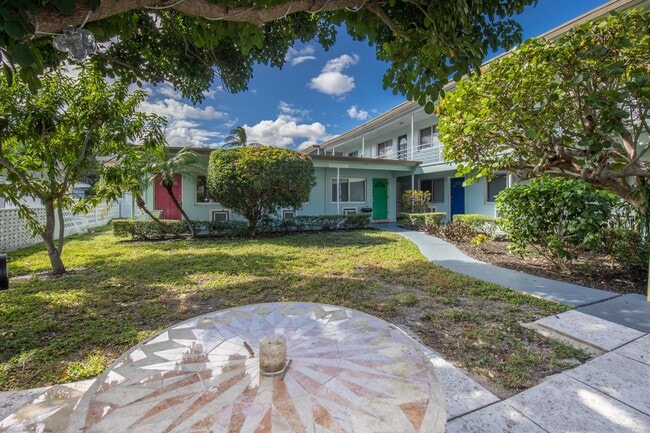 property at 101 S Palmway
