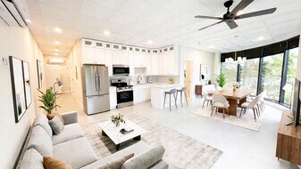 15950 Bay Vista Dr, Unit 204 in Clearwater, FL - Building Photo