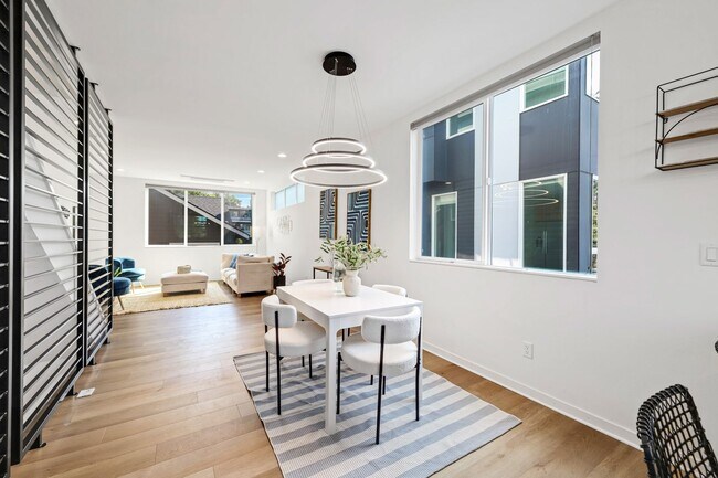 8445 Delridge Wy SW in Seattle, WA - Building Photo - Building Photo