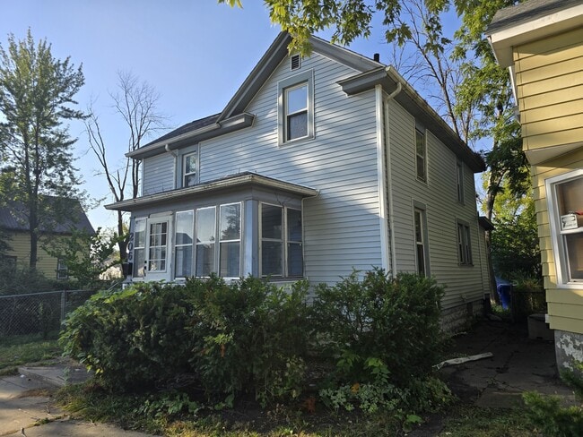 206 Baltimore St in Waterloo, IA - Building Photo - Building Photo