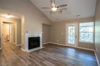 14822 Lenox Dr in Strongsville, OH - Building Photo - Building Photo
