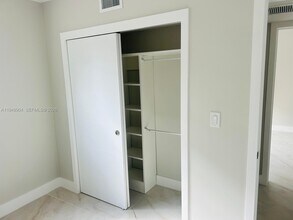 932 NW 5th St in Miami, FL - Building Photo - Building Photo