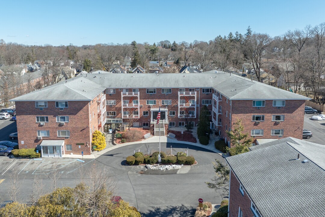 Peldale Cooperative Apartments in New Rochelle, NY - Building Photo