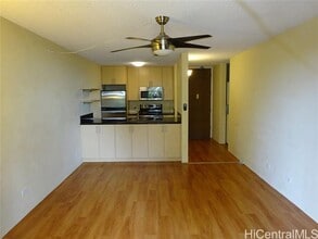 98-500-500 Koauka Loop in Aiea, HI - Foto de edificio - Building Photo