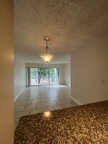 9351 Fontainebleau Blvd, Unit B202 in Miami, FL - Building Photo