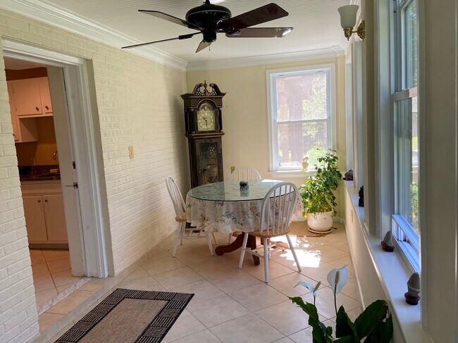 12707 Furnace Mountain Rd, Unit #lower level apt in Lovettsville, VA - Foto de edificio - Building Photo