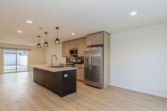 421 C Ave NW in Cedar Rapids, IA - Building Photo - Building Photo