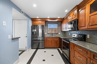 511 Bayshore Dr, Unit #904 in Fort Lauderdale, FL - Building Photo - Building Photo