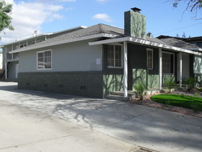 Joseph Manor Apartments in Campbell, CA - Foto de edificio - Building Photo