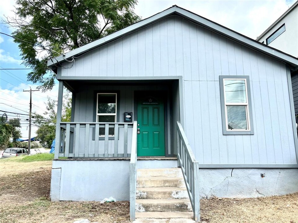 1900 Pennsylvania Ave in Austin, TX - Building Photo