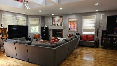 133 Cedar St, Unit 2 in Boston, MA - Building Photo - Building Photo