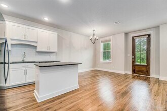 230 N De Villiers St in Pensacola, FL - Building Photo - Building Photo
