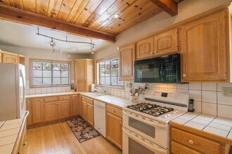 13765 Mogul Way in Truckee, CA - Building Photo - Building Photo