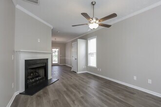 10920 Farmville Rd in Raleigh, NC - Foto de edificio - Building Photo