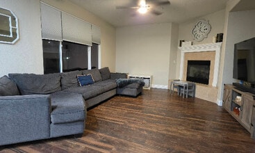 1109 Europena Dr in Brentwood, CA - Building Photo - Building Photo