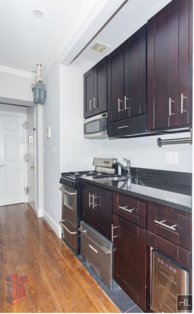 MOTT ST. in New York, NY - Foto de edificio - Building Photo