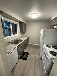 902 S Comstock Rd photo'