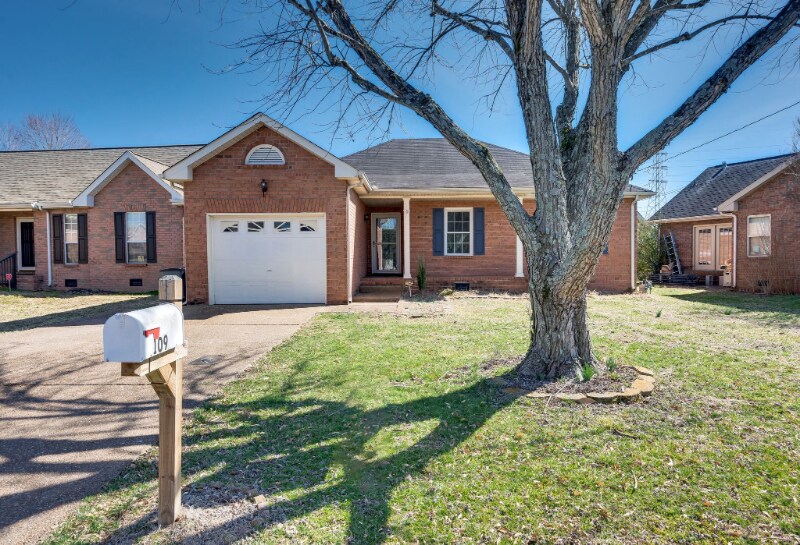 109 Dogwood Pl in Hendersonville, TN - Building Photo