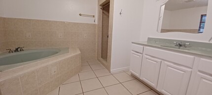 10635 Mc Laurin Rd E in Jacksonville, FL - Building Photo - Building Photo