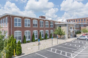 The Suites at Wamsutta Place in New Bedford, MA - Building Photo