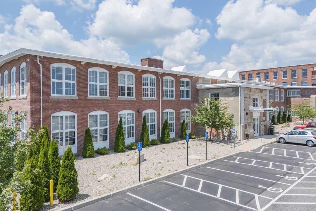 The Suites at Wamsutta Place in New Bedford, MA - Building Photo
