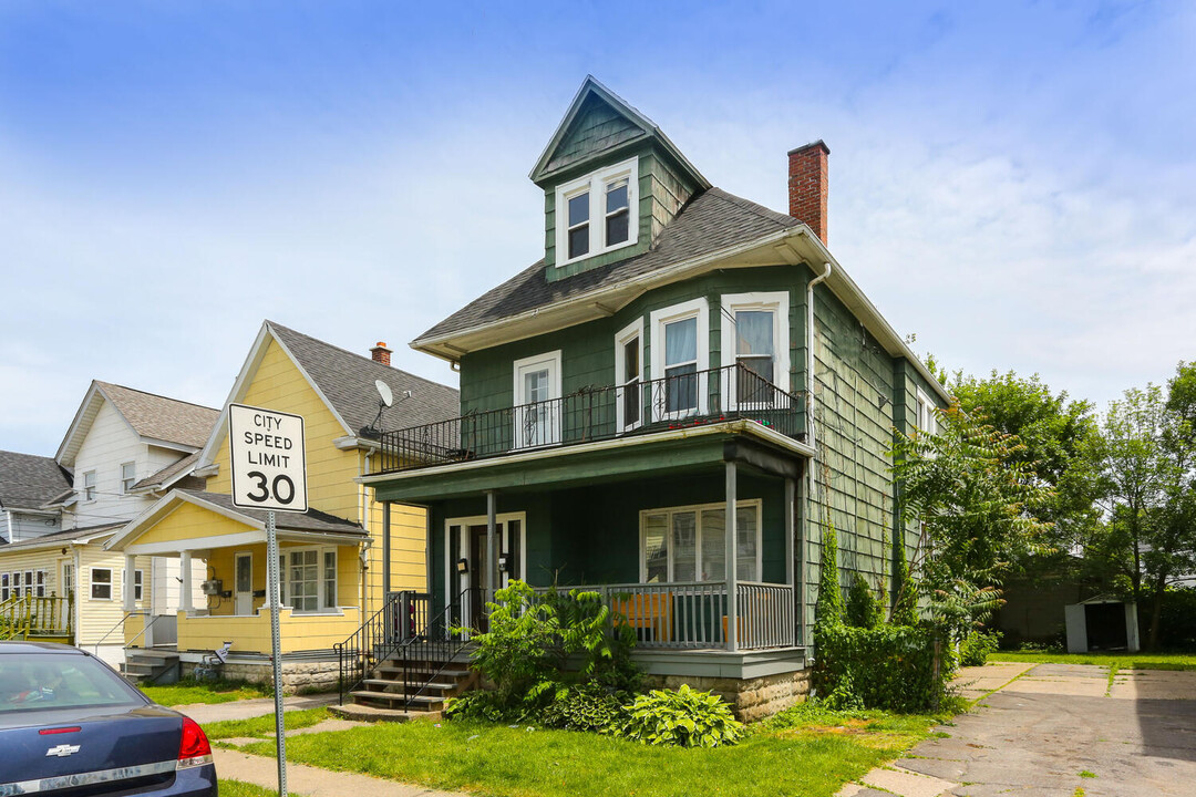 77 Weyand Ave in Buffalo, NY - Building Photo