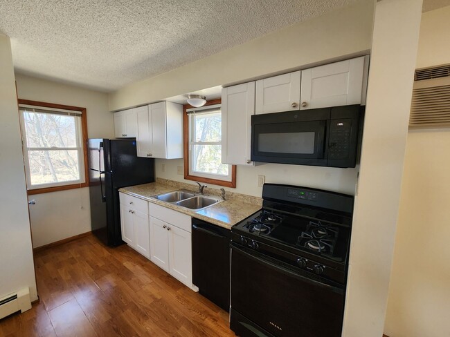 property at 7225 Valley Pl
