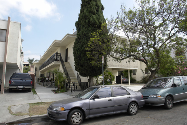 5725 Camerford Ave in Los Angeles, CA - Building Photo - Building Photo