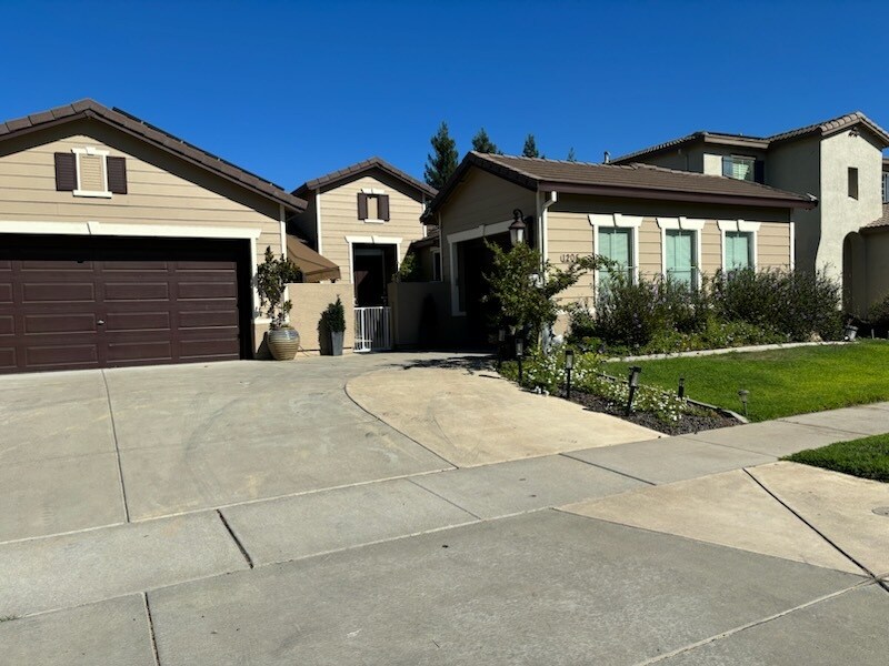 1205 Colorado Dr in Plumas Lake, CA - Building Photo