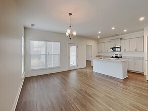 5242 Tupelo St in Nashville, TN - Foto de edificio - Building Photo