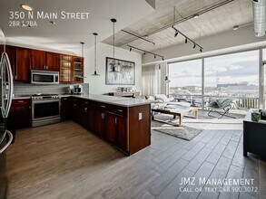 350 N Main St in Royal Oak, MI - Foto de edificio - Building Photo