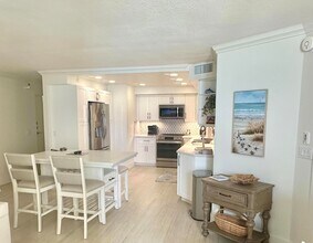 2800 N Ocean Dr, Unit B14D in Riviera Beach, FL - Foto de edificio - Building Photo