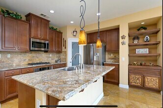 7929 Brooke Vista Ln in San Diego, CA - Building Photo - Building Photo