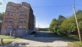 1970 E 71st St in Cleveland, OH - Building Photo