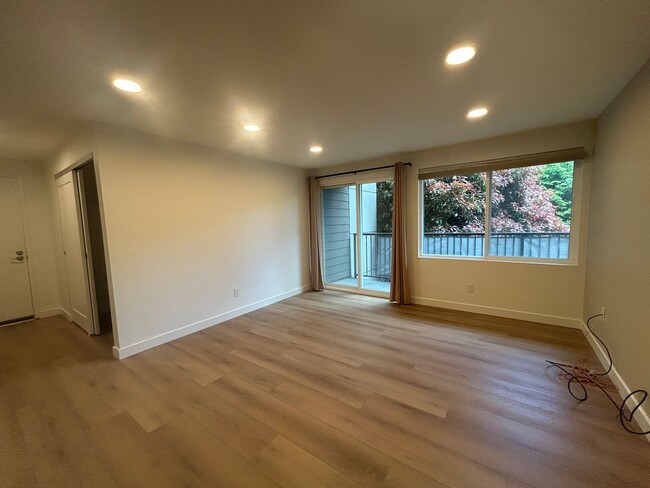 property at 11556 Greenwood Ave N