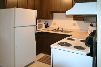 Forest Glen Apartments in Two Rivers, WI - Foto de edificio - Building Photo