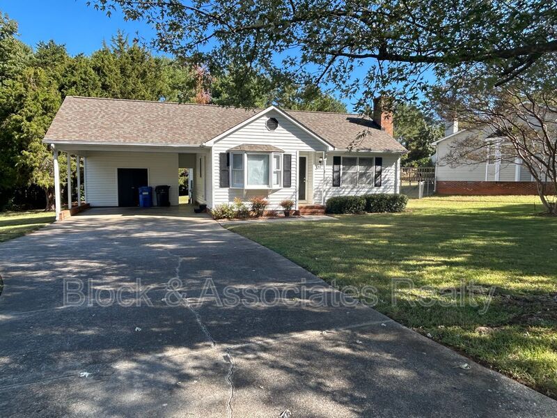 408 Prince Haven Ln in Kernersville, NC - Building Photo
