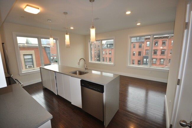 660 Massachusetts Ave, Unit 6 in Boston, MA - Building Photo - Building Photo